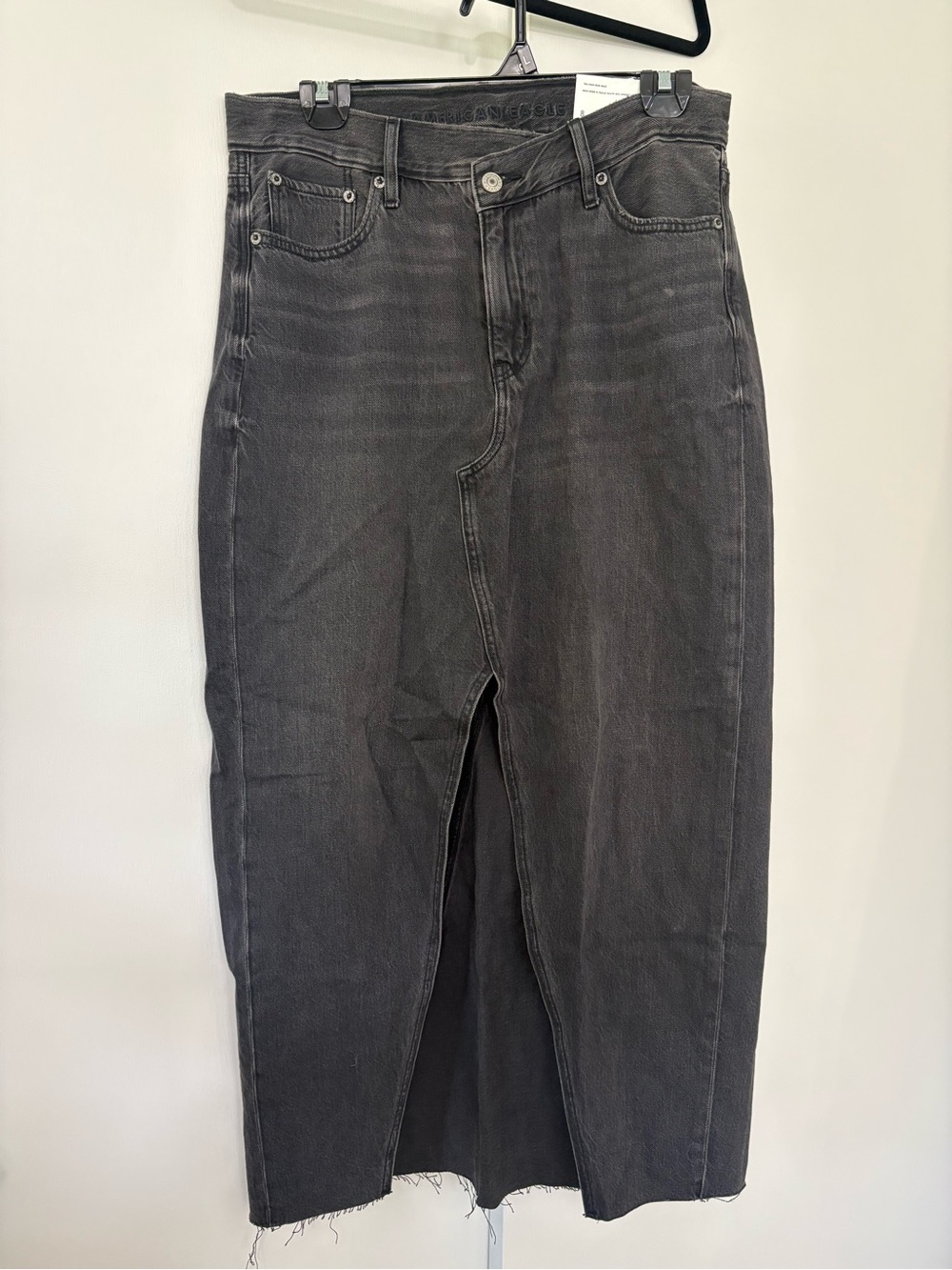 NWT American Eagle women’s size 8 faded black 90s high rise maxi skirt